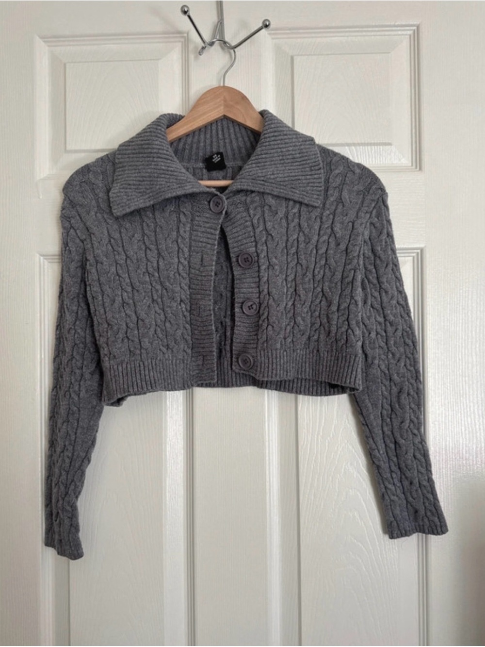 J.O.A. Grey Cropped Cable Knit Cardigan